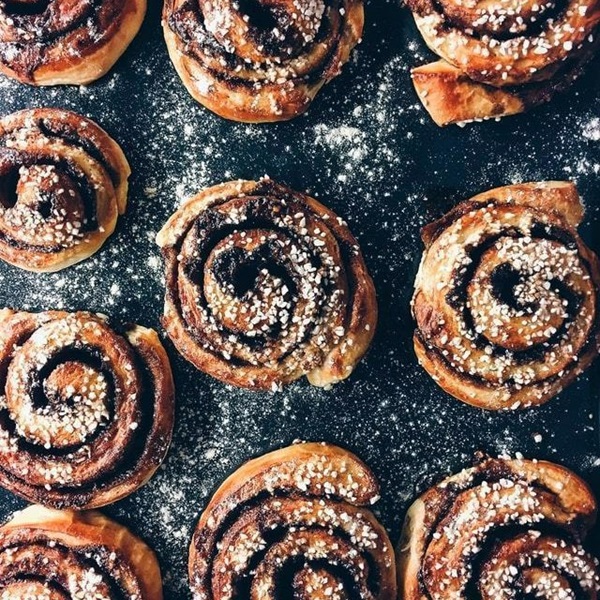 Caramel Pecan Cinnamon Roll